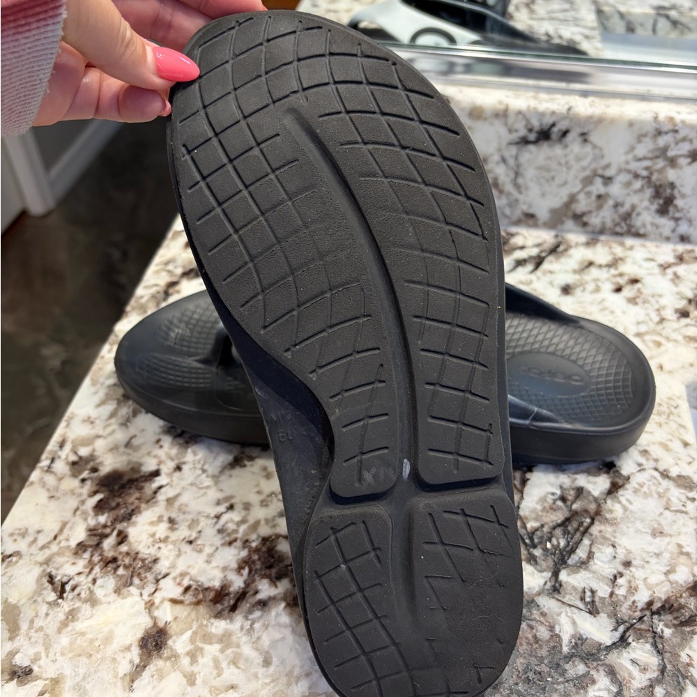 Oofos Sandals - Picture 4 of 5